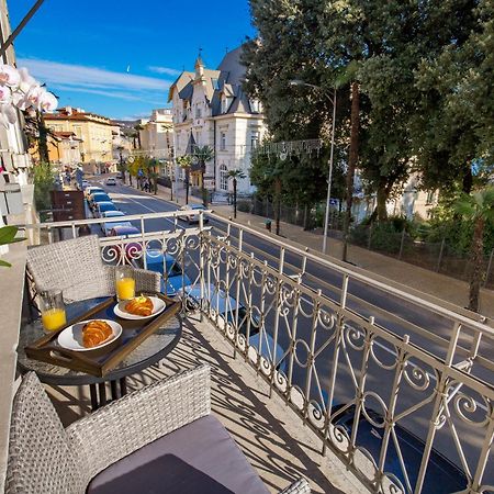 Villa Sokol Apartments Opatija Center 객실 사진