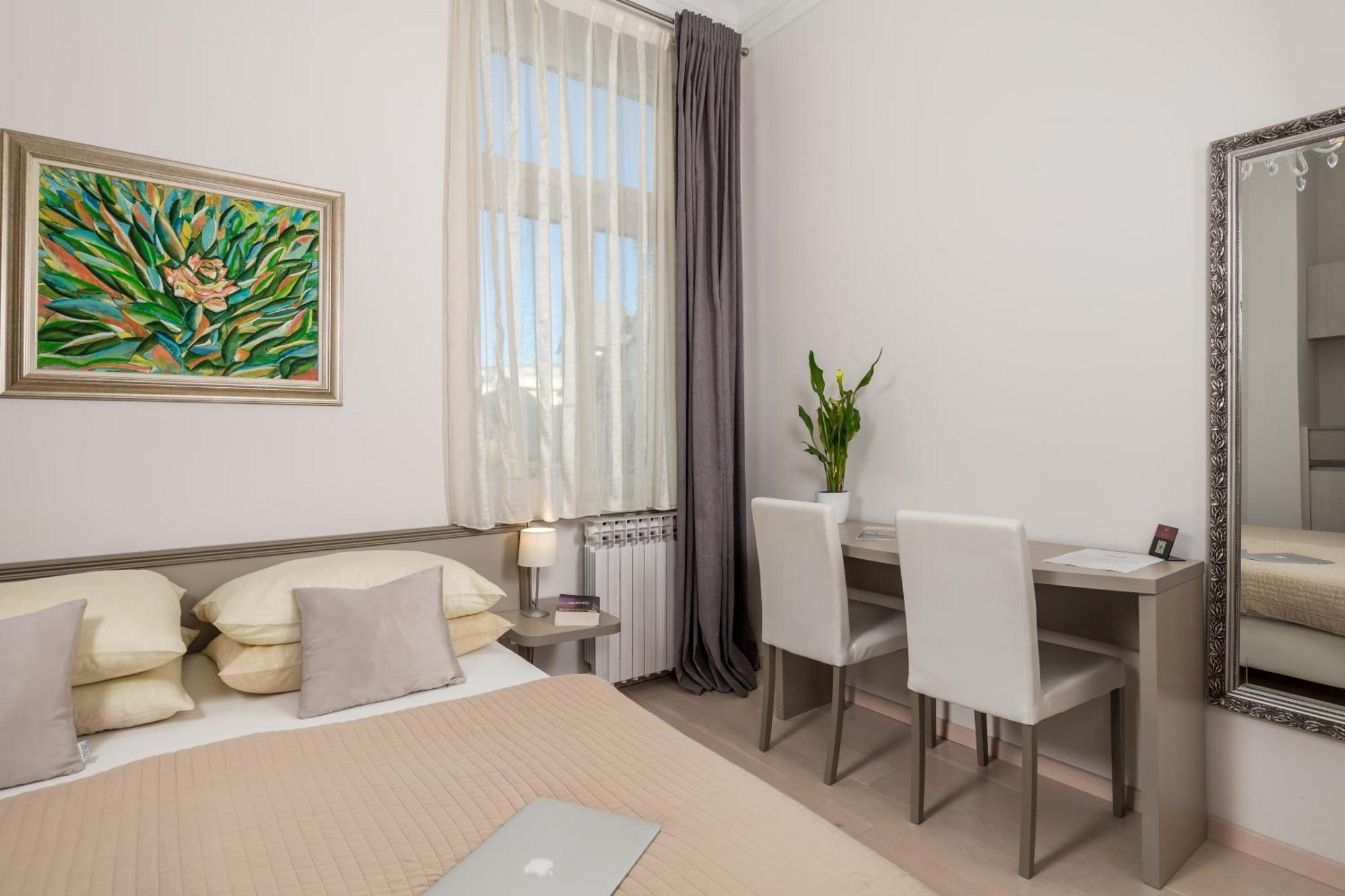 Villa Sokol Apartments Opatija Center 객실 사진