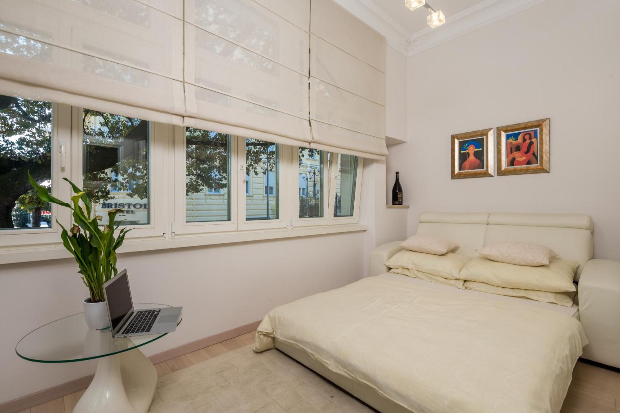 Villa Sokol Apartments Opatija Center 객실 사진